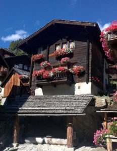 Chalet Le Roc Grimentz fleuri
